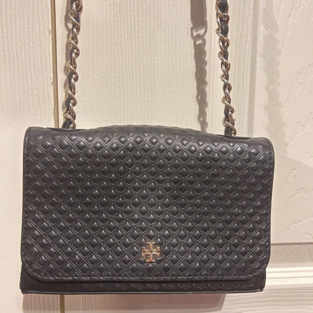 ***TORY BURCH BLACK CROSSBODY***